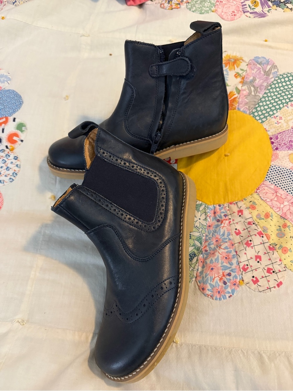 Froddo Kids Navy Leather Wingtip Chelsea Boots-size 33 or 1.5-2